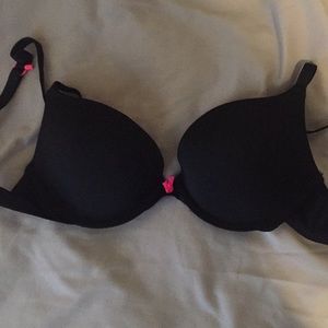 Xhilaration t shirt bra 32B